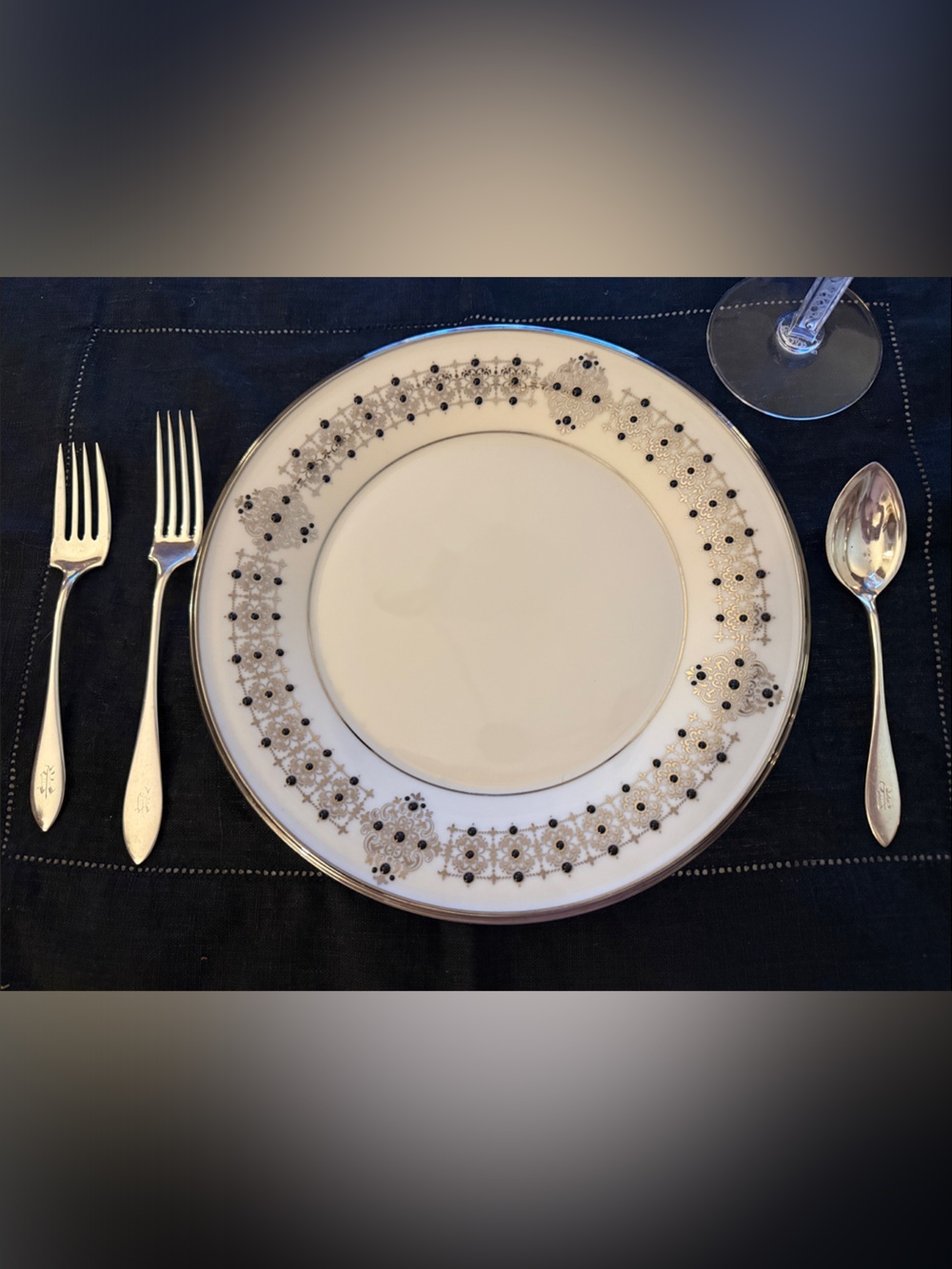 Lenox ivory and Gold Trim Decorative accent plate  solitaire dimensions edition